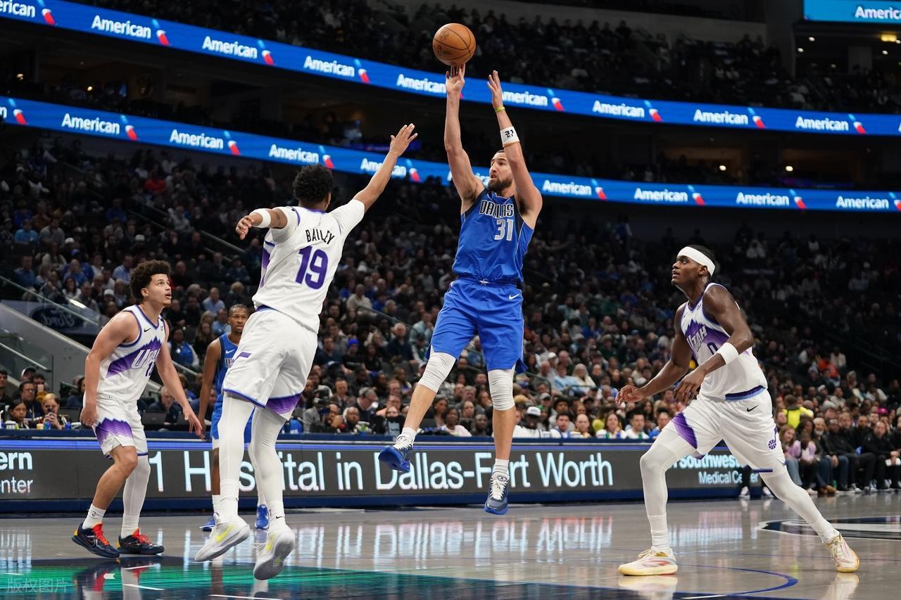 DB真人集团-三球30+6+11无缘今日最佳球员!因为西蒙斯末节超神19分大逆转!